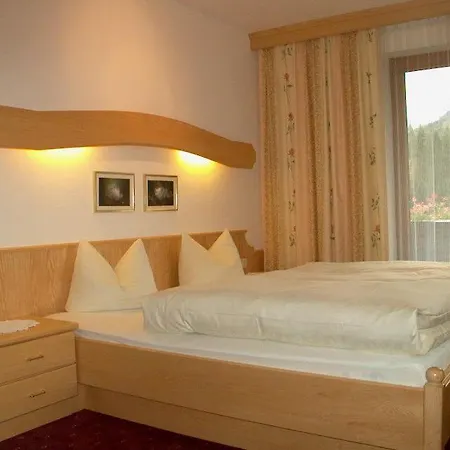 ゲストハウス Gaestehaus Elfriede ゲルロス